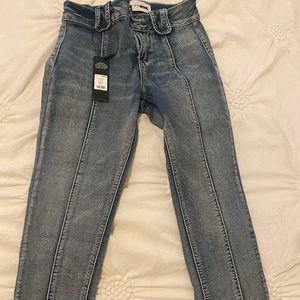 Fashion Nova "Keep It Short" Stretch Capri Jeans